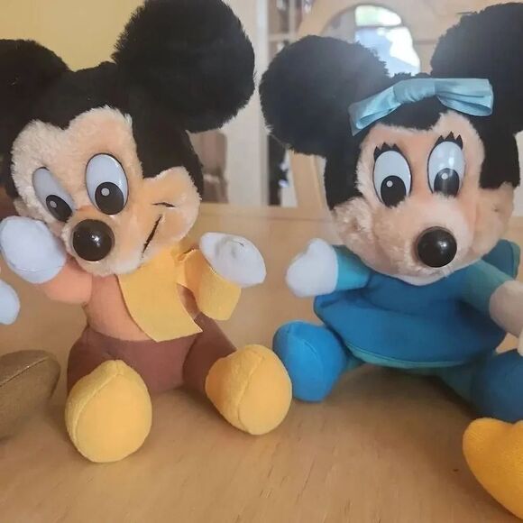 Vintage Mickey & friends Christmas Carol 7" plush - Picture 2 of 8